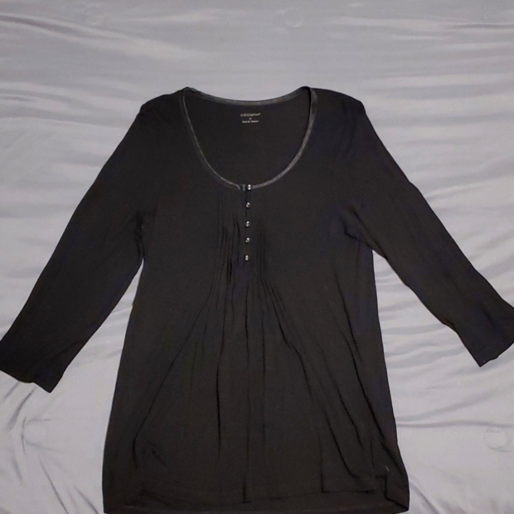 Croft and Barrow M Black Blouse